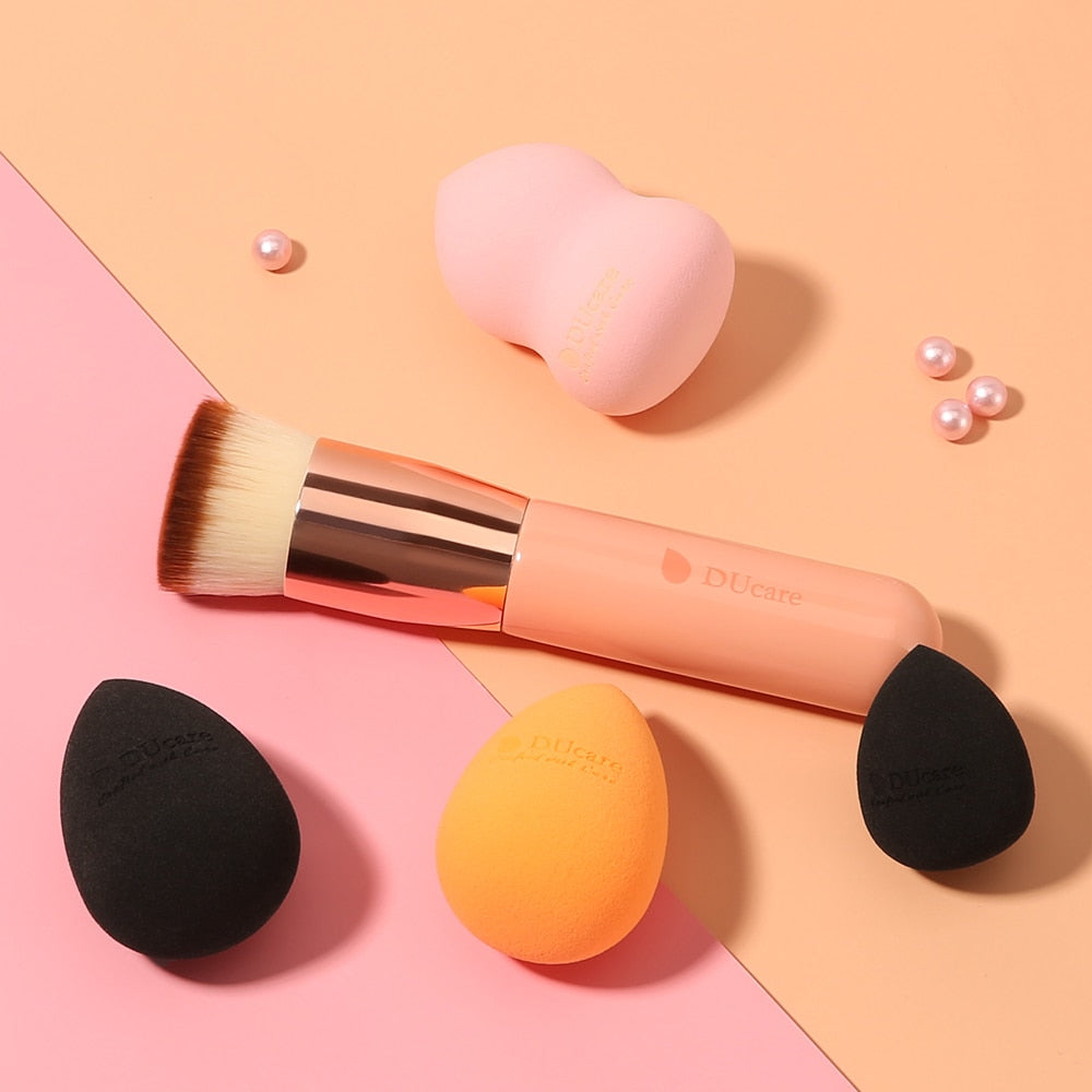 DUcare Flat Top Buffing Makeup Brush Foundation Brush with 4pcs Makeup Sponge Beauty Egg Powder Blush Face Pro Makeup Brush Set